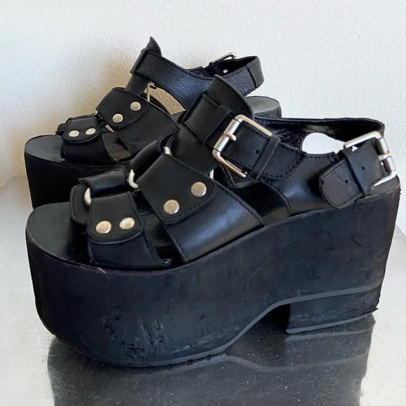 UNIF Chunky Platform O-Ring Hardware Buckle Sandals w/ Ankle Strap - Picture 7 of 10
